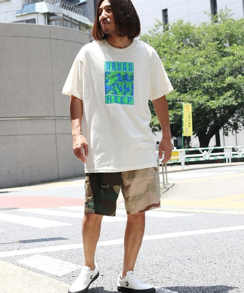 PLEASURES(プレジャー)の「PLEASURES/プレジャーズ DRUGS HELP T-SHIRT 半袖Tシャツ(Tシャツ/カットソー・メンズ・ブラック/ブルー/クリーム・M/L/XL)」の18枚目の写真