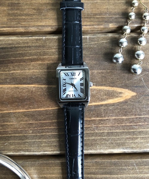 CASIO（カシオ）の「CASIO: カシオ  角型レザー  クォーツ スタンダードアナログ レザーベルト  LTP-V007L（アナログ腕時計・レディース・ブラウン系その他3/ブラウン系その他/ブラウン/ブラウン系その他2/ブラック/ブラック系その他/ブラック系その他2・FREE）」の3枚目の写真