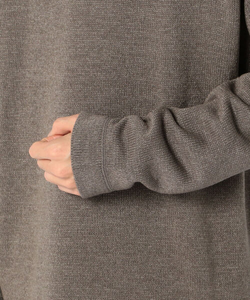 GLOSTER（グロスター）の「テンセラックレイヤード Vネックプルオーバー ロンT付き（ニット/セーター・メンズ・インディゴブルー/キャメル/レンガ/グレイッシュベージュ・M/S/XL/L）」の9枚目の写真