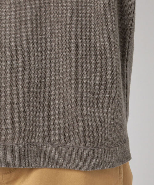 GLOSTER（グロスター）の「テンセラックレイヤード Vネックプルオーバー ロンT付き（ニット/セーター・メンズ・インディゴブルー/キャメル/レンガ/グレイッシュベージュ・M/S/XL/L）」の10枚目の写真