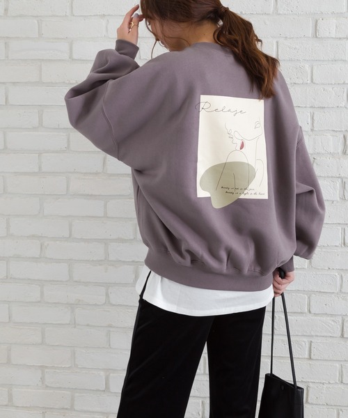 SpRay(スプレイ)の「線画アート裏起毛スウェット(Tシャツ/カットソー・レディース・オフホワイト/カーキ/ブルー/ラベンダー/スミクロ・FREE)」の1枚目の写真