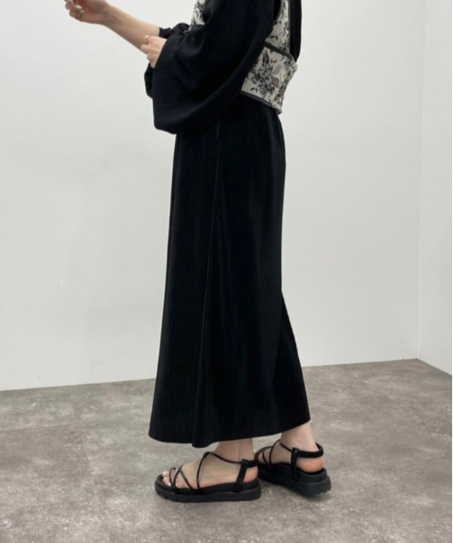 apres jour mignon（アプレジュールミニョン）の「プリーツナロースカート【ZOZOTOWN限定アイテム】（スカート・レディース・ダークブラウン/ブラック/グリーン・X-LARGE/フリー）」の6枚目の写真