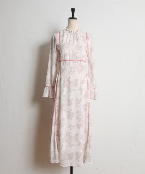 tocco closet(トッコ クローゼット)の「配色ライン入りシャーリングプチフリルネックキャンディースリーブフラワープリントワンピース(ワンピース・レディース・ピンク/イエロー・M)」の12枚目の写真