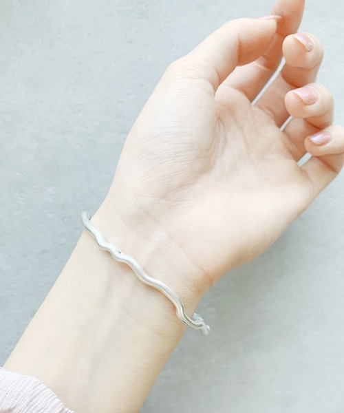 iso(イソ)の「アソートナローメタルバングル(バングル/リストバンド・レディース・その他1/その他2/その他3/その他4・FREE)」の19枚目の写真