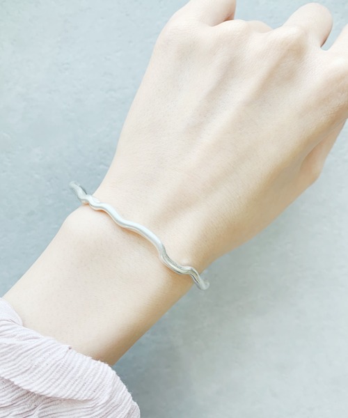 iso(イソ)の「アソートナローメタルバングル(バングル/リストバンド・レディース・その他1/その他2/その他3/その他4・FREE)」の20枚目の写真