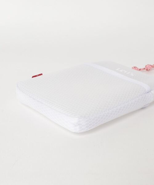 Levi's（リーバイス）の「WOMENS MINI クロスボディバッグ（ボディバッグ/ウエストポーチ・レディース・マルチ・OS）」の2枚目の写真