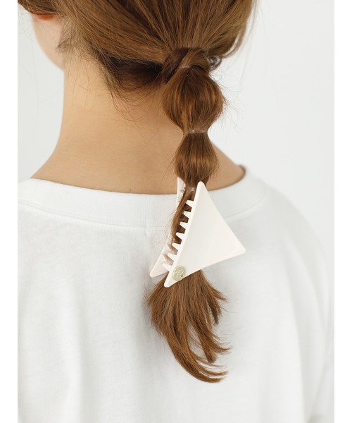SLURR（スラ―）の「サンカクバンス（バレッタ/ヘアクリップ・レディース・オフホワイト/クリア・FREE）」の4枚目の写真