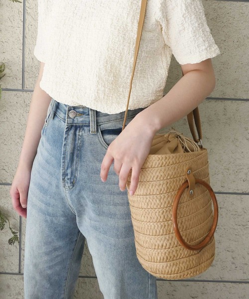 CORNERS（コーナーズ）の「ウッドリング付きミニかごショルダーバッグ（かごバッグ・レディース・ベージュ/ブラウン・FREE）」の3枚目の写真