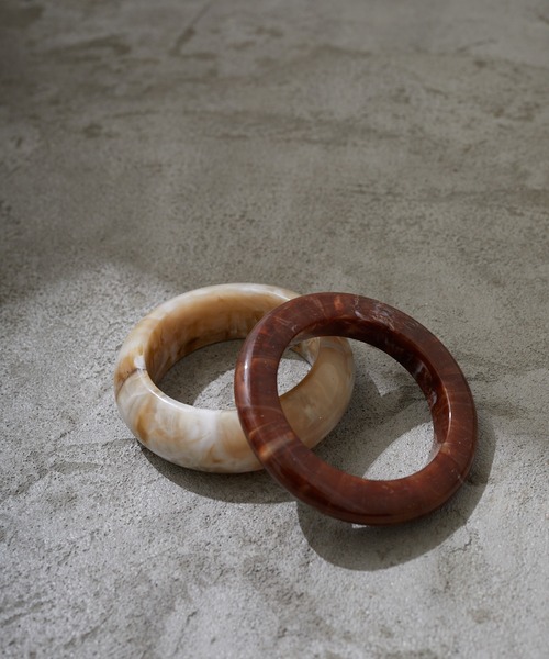 Birthday room（バースデイルーム）の「大理石風ボリュームセットバングル（バングル/リストバンド・レディース・ブラック/ブラウン/アイボリー・FREE）」の8枚目の写真