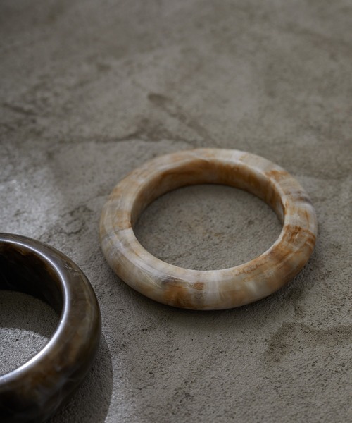 Birthday room（バースデイルーム）の「大理石風ボリュームセットバングル（バングル/リストバンド・レディース・ブラック/ブラウン/アイボリー・FREE）」の13枚目の写真