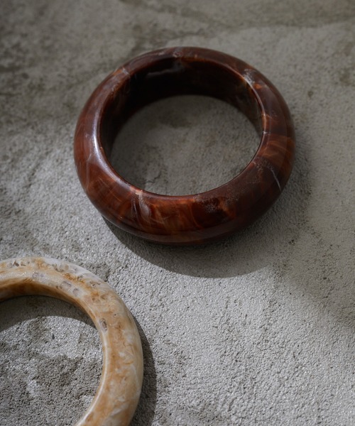 Birthday room（バースデイルーム）の「大理石風ボリュームセットバングル（バングル/リストバンド・レディース・ブラック/ブラウン/アイボリー・FREE）」の14枚目の写真