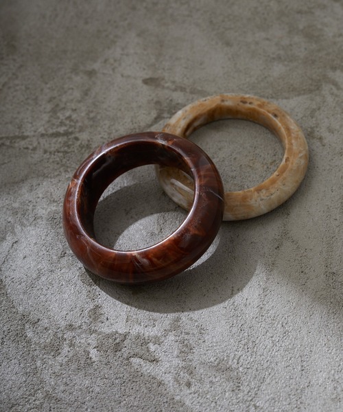 Birthday room（バースデイルーム）の「大理石風ボリュームセットバングル（バングル/リストバンド・レディース・ブラック/ブラウン/アイボリー・FREE）」の17枚目の写真