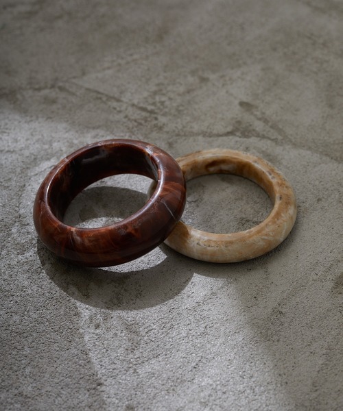 Birthday room（バースデイルーム）の「大理石風ボリュームセットバングル（バングル/リストバンド・レディース・ブラック/ブラウン/アイボリー・FREE）」の18枚目の写真