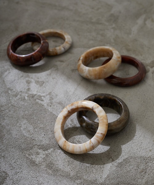 Birthday room（バースデイルーム）の「大理石風ボリュームセットバングル（バングル/リストバンド・レディース・ブラック/ブラウン/アイボリー・FREE）」の20枚目の写真