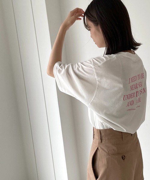 CANAL JEAN（キャナルジーン）の「via j(ヴィアジェイ) "I NEED"バックロゴ半袖Tシャツ（Tシャツ/カットソー・レディース・ホワイト/チャコールグレー・ONE SIZE）」の4枚目の写真