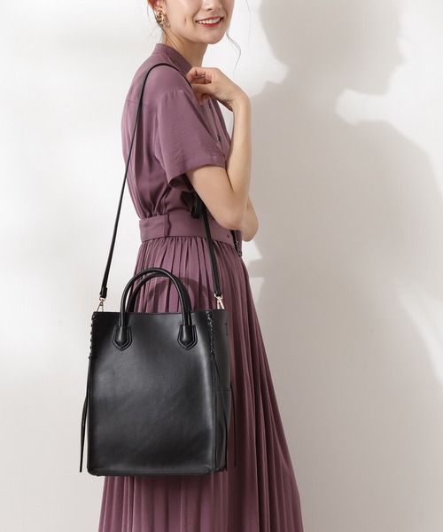 N.（N. Natural Beauty Basic）（エヌエヌナチュラルビューティーベーシック）の「◆かがりステッチデザイントートバッグ（トートバッグ・レディース・ブラック/オフホワイト・ﾌﾘ-）」の2枚目の写真