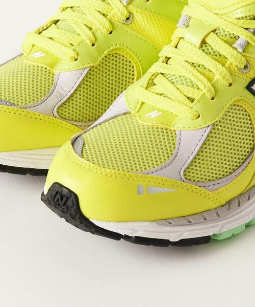 NEW BALANCE（ニューバランス）の「【国内exclusive】 ＜New Balance（ニューバランス）＞ M2002R/スニーカー（スニーカー・メンズ・ホワイト/イエロー・25cm/25.5cm/26cm/26.5cm/27cm/27.5cm/28cm/28.5cm/29cm）」の5枚目の写真