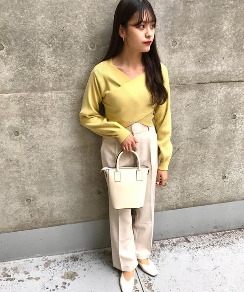 INGNI（イング）の「セミフレアセンタープレスパンツ（その他パンツ・レディース・ブラック/レッド/グリーン/オレンジ/アイボリー/ブラウン/ボルドー/イエロー/ピンク/パープル/ライトベージュ/グリーン系/ライトグリーン/イエロー系5/ピンク系/オレンジ系1/アイボリー系/ライトカーキ・FREE）」の5枚目の写真