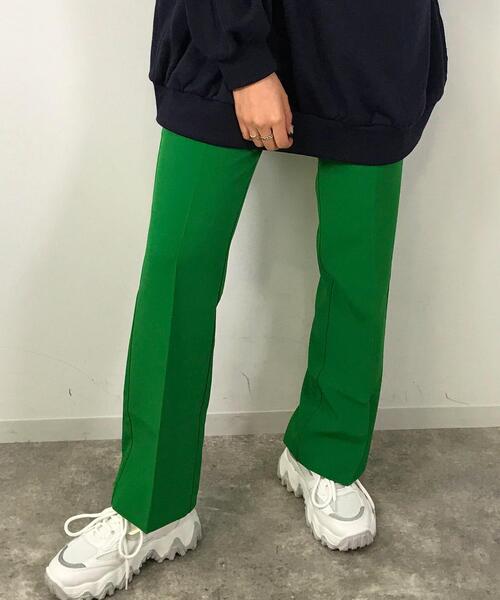 INGNI（イング）の「セミフレアセンタープレスパンツ（その他パンツ・レディース・ブラック/レッド/グリーン/オレンジ/アイボリー/ブラウン/ボルドー/イエロー/ピンク/パープル/ライトベージュ/グリーン系/ライトグリーン/イエロー系5/ピンク系/オレンジ系1/アイボリー系/ライトカーキ・FREE）」の9枚目の写真