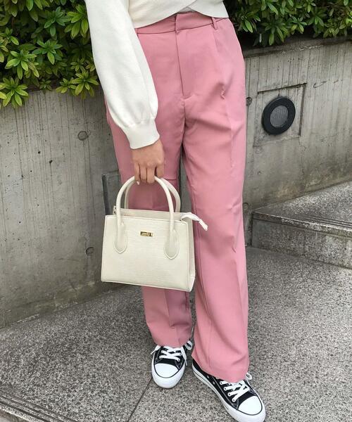 INGNI（イング）の「セミフレアセンタープレスパンツ（その他パンツ・レディース・ブラック/レッド/グリーン/オレンジ/アイボリー/ブラウン/ボルドー/イエロー/ピンク/パープル/ライトベージュ/グリーン系/ライトグリーン/イエロー系5/ピンク系/オレンジ系1/アイボリー系/ライトカーキ・FREE）」の14枚目の写真