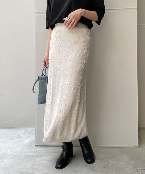 CAPRICIEUX LE'MAGE(カプリシューレマージュ)の「ダイヤフリンジスカート(スカート・レディース・ブラック/ライトベージュ・FREE)」の1枚目の写真