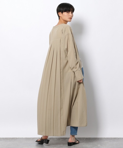 LAKOLE(ラコレ)の「バックプリーツブロードワンピース / 216484(シャツワンピース・レディース・ブラック/ベージュ/オレンジ・SMALL/MEDIUM)」の17枚目の写真