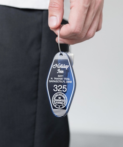 Rocky Monroe(ロッキーモンロー)の「日本製 アクリルホテルキーリング ACRYLIC HOTEL KEY HOLDER(325) AW-1298-2(キーホルダー・メンズ・ブラック/レッド/ブルー/グリーン/クリアブラック/クリア・ONESIZE)」の5枚目の写真