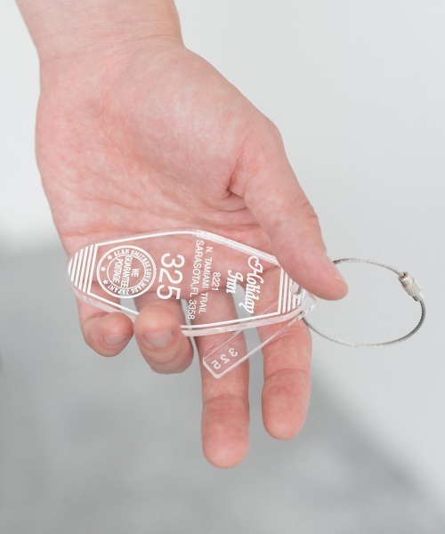 Rocky Monroe(ロッキーモンロー)の「日本製 アクリルホテルキーリング ACRYLIC HOTEL KEY HOLDER(325) AW-1298-2(キーホルダー・メンズ・ブラック/レッド/ブルー/グリーン/クリアブラック/クリア・ONESIZE)」の6枚目の写真
