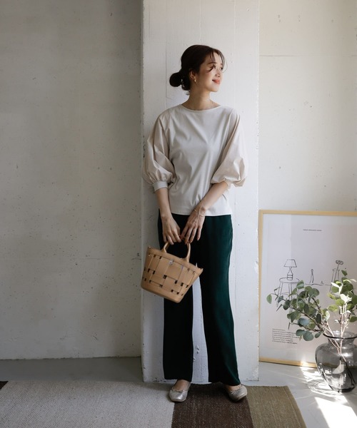 URBAN RESEARCH DOORS（アーバンリサーチドアーズ）の「ボリュームスリーブプルオーバー（Tシャツ/カットソー・レディース・ブラック/カーキ/ライトベージュ・ONE）」の13枚目の写真