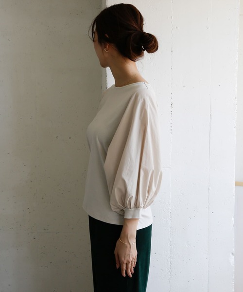 URBAN RESEARCH DOORS（アーバンリサーチドアーズ）の「ボリュームスリーブプルオーバー（Tシャツ/カットソー・レディース・ブラック/カーキ/ライトベージュ・ONE）」の18枚目の写真