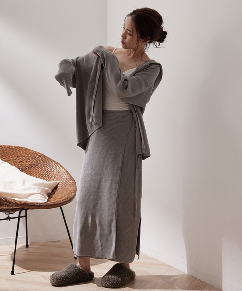 SALON adam et rope'(サロン アダム エ ロペ)の「【極上の肌ざわり】リブタイトスカート -CreamyCotton /クリーミーコットン-(スカート・レディース・グレー/グリーン・FREE)」の6枚目の写真