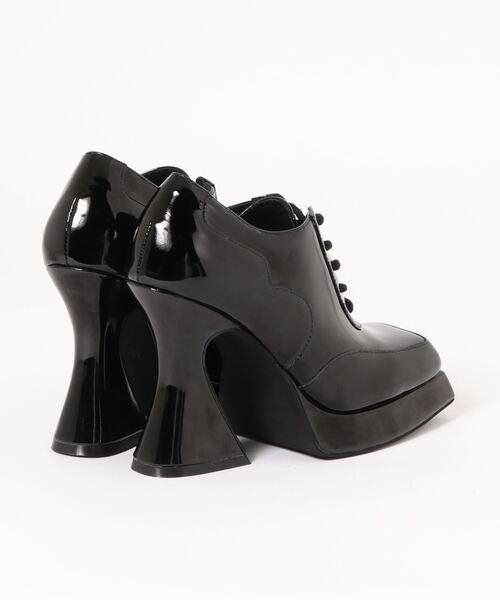 Jeffrey Campbell(ジェフリーキャンベル)の「カーブヒールスクエアトゥシューズ(ドレスシューズ・レディース・ブラック・38/39/37/35/36)」の2枚目の写真