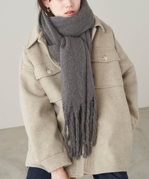 Chaco closet（チャコ クローゼット）の「もこもこボリュームマフラー（マフラー・レディース・チャコールグレー/カーキ/レッド/ブラウン/グリーン/ライトグレー/ブルー/モカ/ブラック/オレンジ/グレイッシュベージュ/ネイビー/マスタード/ピンクベージュ/チェリーピンク/ライトグリーン/アイボリー/ベージュ/グレイッシュブルー・FREE）」の5枚目の写真