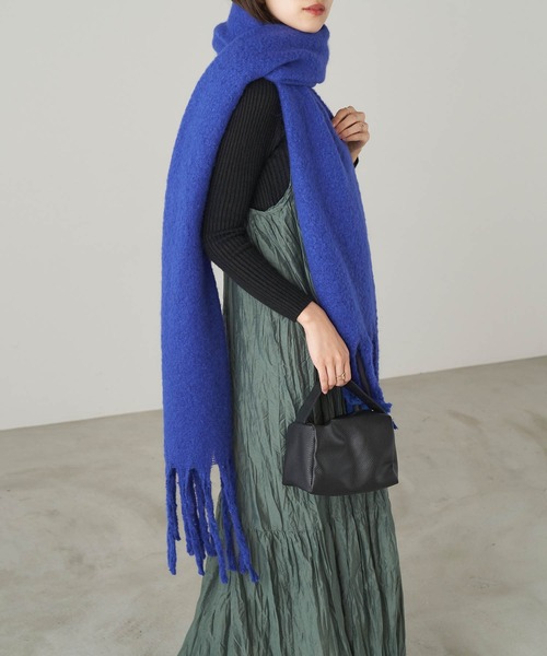 Chaco closet（チャコ クローゼット）の「もこもこボリュームマフラー（マフラー・レディース・チャコールグレー/カーキ/レッド/ブラウン/グリーン/ライトグレー/ブルー/モカ/ブラック/オレンジ/グレイッシュベージュ/ネイビー/マスタード/ピンクベージュ/チェリーピンク/ライトグリーン/アイボリー/ベージュ/グレイッシュブルー・FREE）」の13枚目の写真