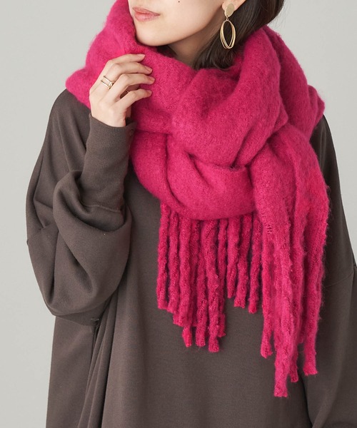 Chaco closet（チャコ クローゼット）の「もこもこボリュームマフラー（マフラー・レディース・チャコールグレー/カーキ/レッド/ブラウン/グリーン/ライトグレー/ブルー/モカ/ブラック/オレンジ/グレイッシュベージュ/ネイビー/マスタード/ピンクベージュ/チェリーピンク/ライトグリーン/アイボリー/ベージュ/グレイッシュブルー・FREE）」の17枚目の写真