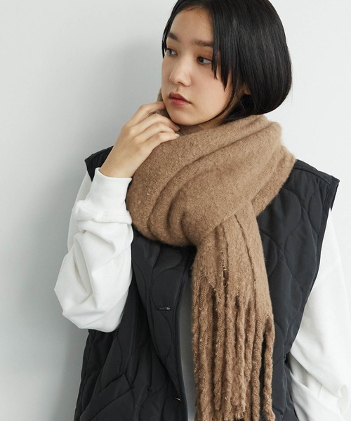 Chaco closet（チャコ クローゼット）の「もこもこボリュームマフラー（マフラー・レディース・チャコールグレー/カーキ/レッド/ブラウン/グリーン/ライトグレー/ブルー/モカ/ブラック/オレンジ/グレイッシュベージュ/ネイビー/マスタード/ピンクベージュ/チェリーピンク/ライトグリーン/アイボリー/ベージュ/グレイッシュブルー・FREE）」の7枚目の写真