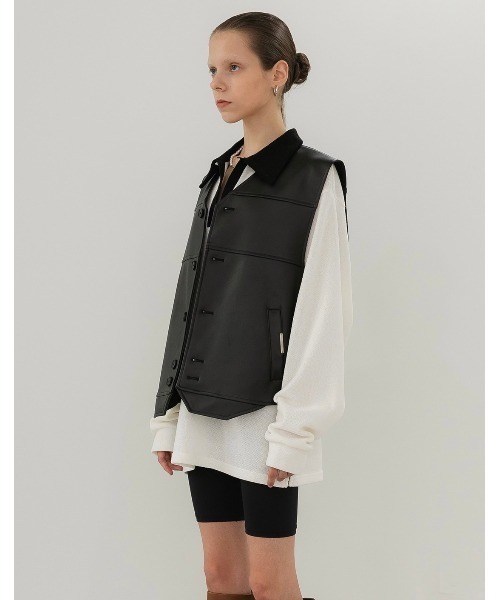 ANOTHERYOUTH(アナザーユース)の「【ANOTHERYOUTH/アナザーユース】logo leather vest/ロゴ レザー ベスト(ベスト・メンズ・ブラック・ONE SIZE)」の2枚目の写真