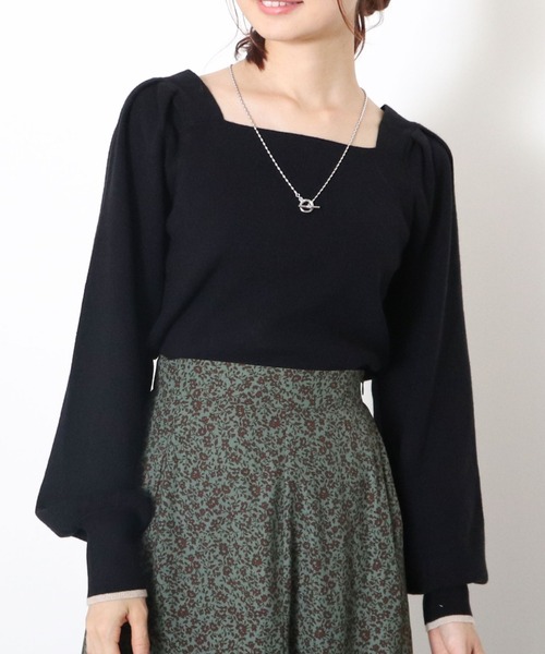 archives(アルシーヴ)の「スクエアネック配色ニットプルオーバー(ニット/セーター・レディース・オフホワイト/ブラック/グリーン/ブルー・MEDIUM)」の3枚目の写真