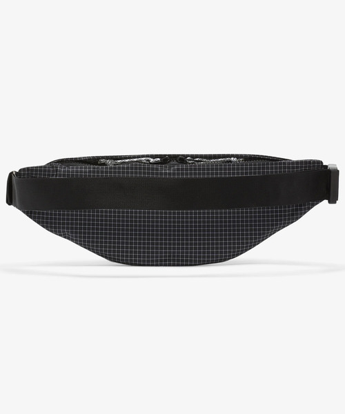 NIKE(ナイキ)の「NIKE/ナイキ ヒップバック DJ1620-010(ボディバッグ/ウエストポーチ・メンズ・ブラック×ブラック・FREE)」の9枚目の写真