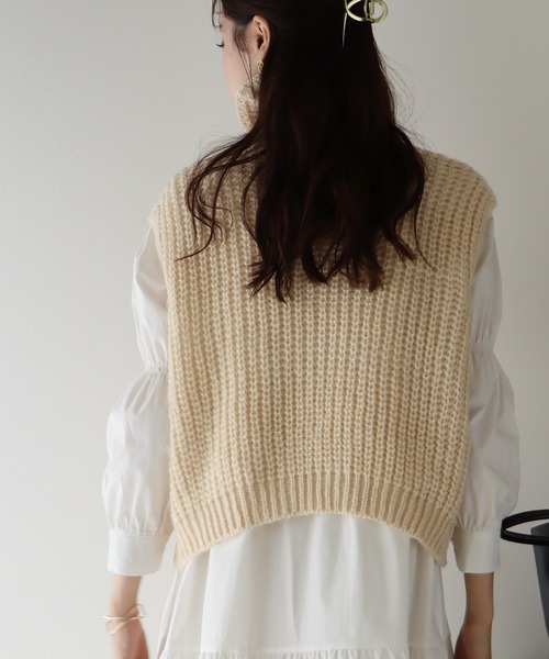 BLUEEAST（ブルーイースト）の「タートルネックケーブルニットベスト（ベスト・レディース・ブラック/ベージュ/ブルー/オレンジ・MEDIUM）」の12枚目の写真