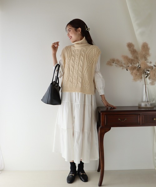 BLUEEAST（ブルーイースト）の「タートルネックケーブルニットベスト（ベスト・レディース・ブラック/ベージュ/ブルー/オレンジ・MEDIUM）」の13枚目の写真