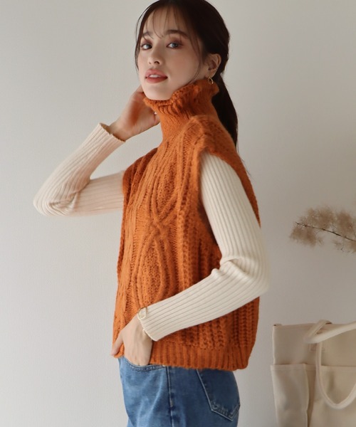 BLUEEAST（ブルーイースト）の「タートルネックケーブルニットベスト（ベスト・レディース・ブラック/ベージュ/ブルー/オレンジ・MEDIUM）」の20枚目の写真