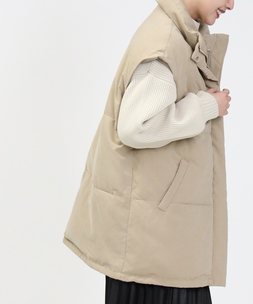 HONEYSUCKLE ROSE（ハニーサックルローズ）の「【HONEYSUCKLE ROSE】ビッグシルエット中綿ベスト（ベスト・レディース・ベージュ/ブラック/オフホワイト・M/L）」の17枚目の写真