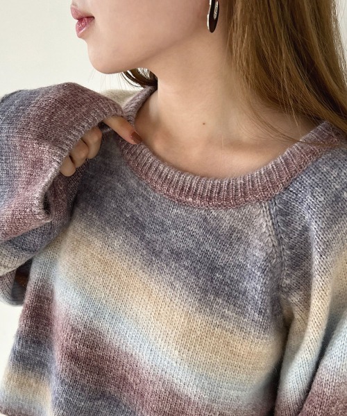 Bab（バブ）の「グラデーションショートニットプルオーバー（ニット/セーター・レディース・ピンク/ブルー・FREE）」の5枚目の写真