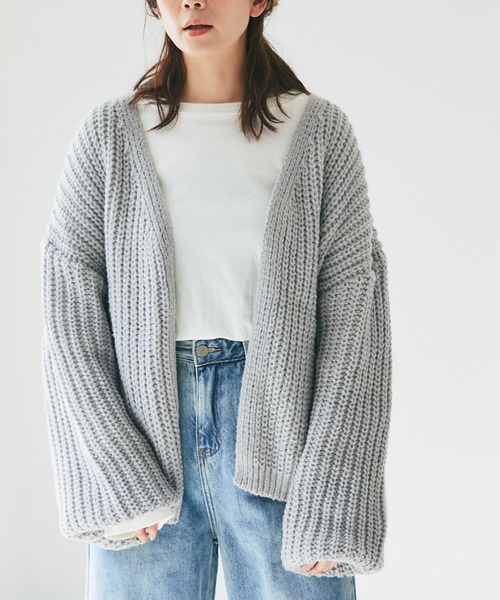 and R（アンドアール）の「ボリュームカーディガン（カーディガン/ボレロ・レディース・グレー/オフホワイト/ライトブラウン・FREE）」の2枚目の写真