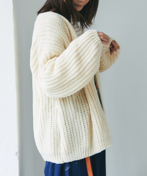 and R（アンドアール）の「ボリュームカーディガン（カーディガン/ボレロ・レディース・グレー/オフホワイト/ライトブラウン・FREE）」の6枚目の写真