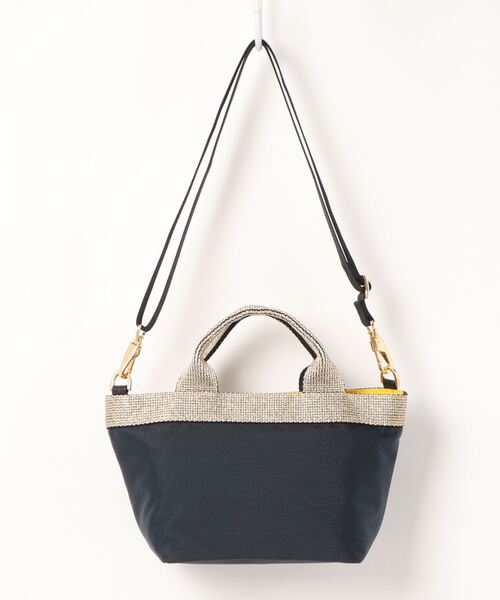 VIOLAd'ORO（ヴィオラドーロ）の「【VIOLAd'ORO/ヴィオラドーロ】GINO ナイロントートバッグS（ショルダーバッグ・レディース・ブラック/カーキ/グレイッシュベージュ/ネイビー・FREE）」の11枚目の写真