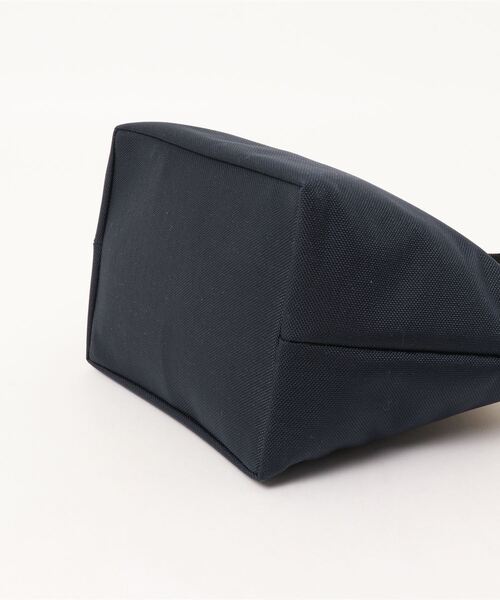 VIOLAd'ORO（ヴィオラドーロ）の「【VIOLAd'ORO/ヴィオラドーロ】GINO ナイロントートバッグS（ショルダーバッグ・レディース・ブラック/カーキ/グレイッシュベージュ/ネイビー・FREE）」の18枚目の写真