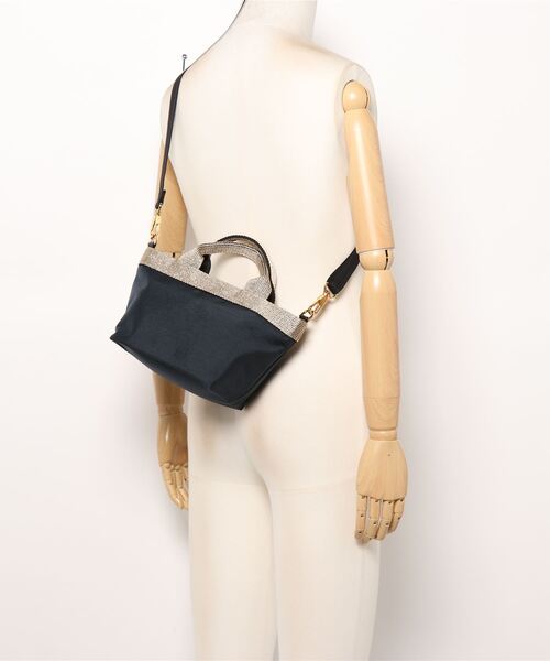 VIOLAd'ORO（ヴィオラドーロ）の「【VIOLAd'ORO/ヴィオラドーロ】GINO ナイロントートバッグS（ショルダーバッグ・レディース・ブラック/カーキ/グレイッシュベージュ/ネイビー・FREE）」の5枚目の写真