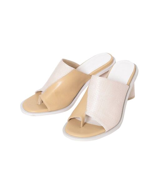 MURUA（ムルーア）の「センターステッチサンダル（サンダル・レディース・ブラック/ベージュ・35/36/37）」の2枚目の写真